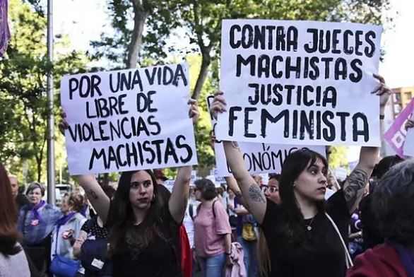 Feminismos sin banderías - El Mundo - Gloria Lomana - Jean Pierre Gutiérrez